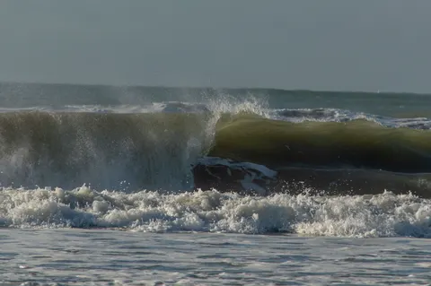 Surf Wave 4K Wallpaper · ocean · 3840×2553