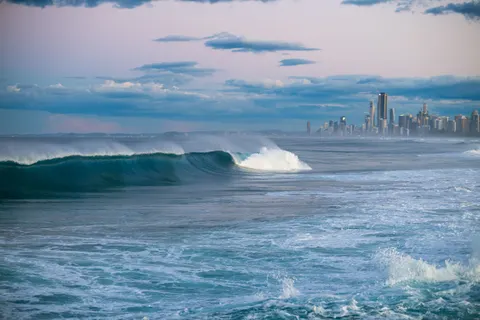 Surf Wave 4K Wallpaper · ocean · 3840×2560