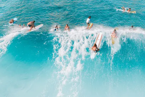 Surf Wave 4K Wallpaper · ocean · 3840×2558