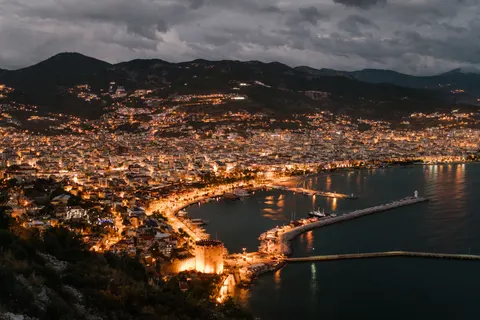 Coastal Harbor 4K Wallpaper · ocean · 3840×2560