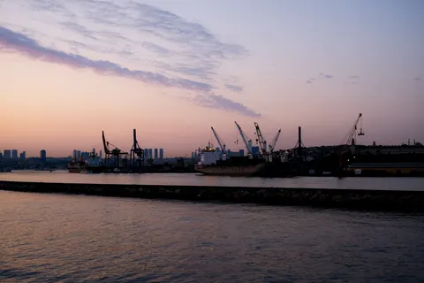 Coastal Harbor 4K Wallpaper · ocean · 3840×2560