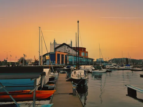 Coastal Harbor 4K Wallpaper · ocean · 3840×2880