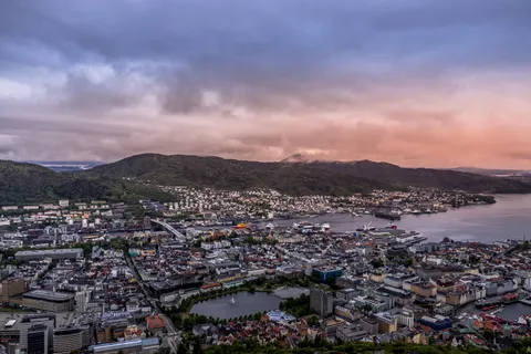 Coastal Harbor 4K Wallpaper · ocean · 3840×2560
