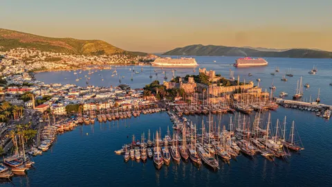 Coastal Harbor 4K Wallpaper · ocean · 3840×2160