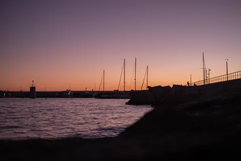 Coastal Harbor 4K Wallpaper · ocean · 3840×2560