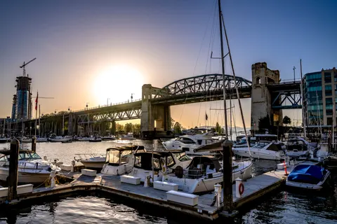 Coastal Harbor 4K Wallpaper · ocean · 3840×2560