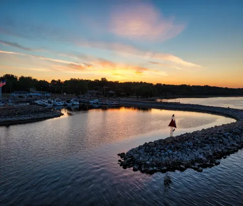 Coastal Harbor 4K Wallpaper · ocean · 3840×3256