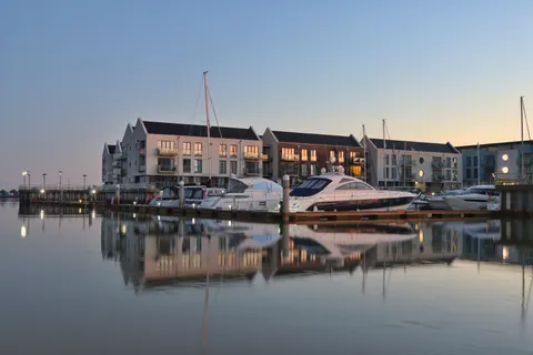 Coastal Harbor 4K Wallpaper · ocean · 3840×2560