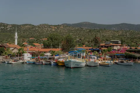 Coastal Harbor 4K Wallpaper · ocean · 3840×2563