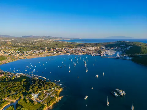 Coastal Harbor 4K Wallpaper · ocean · 3840×2880