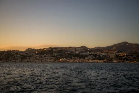 Coastal Harbor 4K Wallpaper · ocean · 3840×2560