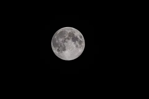 Full Moon 4K Wallpaper · space · 3840×2560