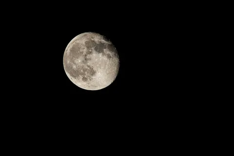Full Moon 4K Wallpaper · space · 3840×2560