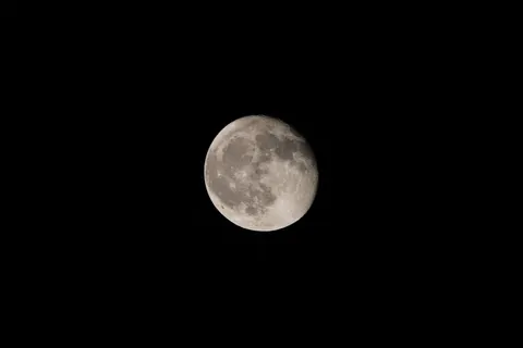 Full Moon 4K Wallpaper · space · 3840×2560