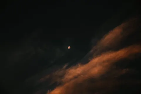 Full Moon 4K Wallpaper · space · 3840×2560