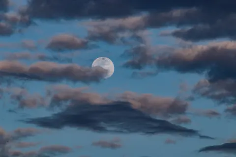 Full Moon 4K Wallpaper · space · 3840×2560