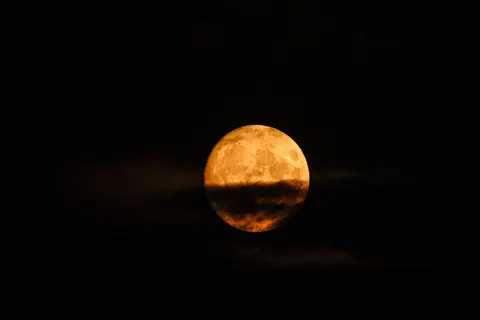Full Moon 4K Wallpaper · space · 3840×2560