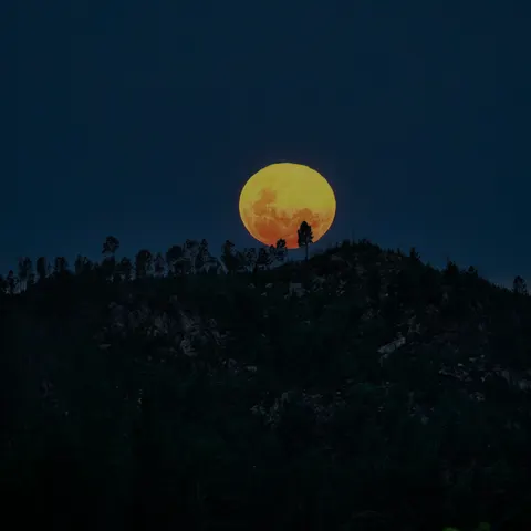 Full Moon 4K Wallpaper · space · 3840×3839