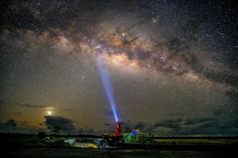 Milky Way over Sea 4K Wallpaper · space · 3840×2560