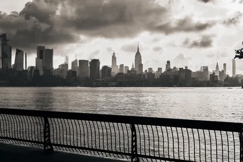New York Skyline 4K Wallpaper · city · 3840×2560