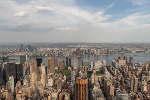 New York Skyline 4K Wallpaper · city · 3840×2560