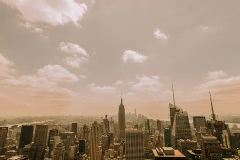 New York Skyline 4K Wallpaper · city · 3840×2563