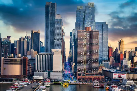 New York Skyline 4K Wallpaper · city · 3840×2560