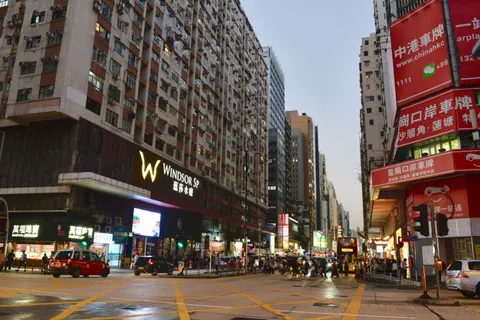 Hong Kong Night 4K Wallpaper · city · 3840×2563