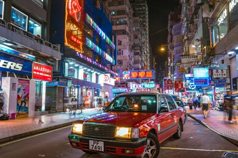 Hong Kong Night 4K Wallpaper · city · 3840×2560