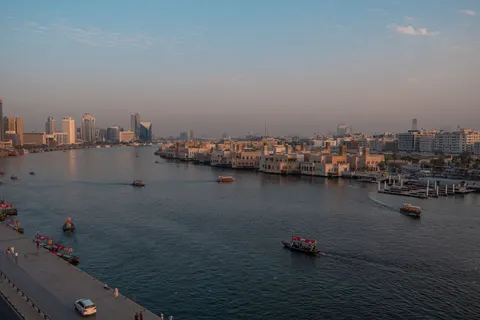 Dubai Skyline 4K Wallpaper · city · 3840×2560