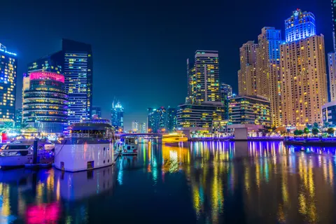 Dubai Skyline 4K Wallpaper · city · 3840×2560