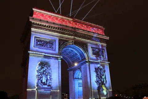 Paris at Night 4K Wallpaper · city · 3840×2560
