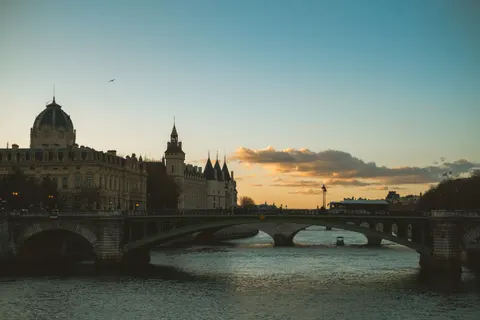 Paris at Night 4K Wallpaper · city · 3840×2560