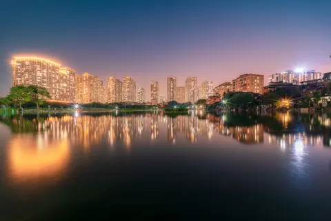 Shanghai Night 4K Wallpaper · city · 3840×2561