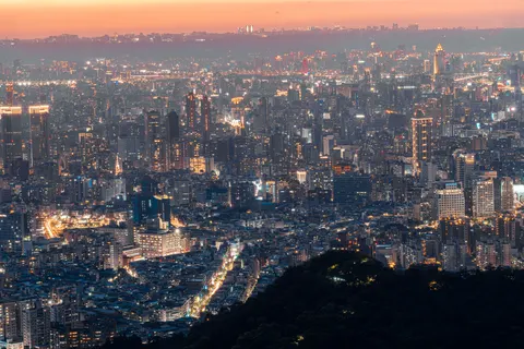 Shanghai Night 4K Wallpaper · city · 3840×2561