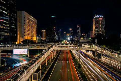 Light Trails 4K Wallpaper · city · 3840×2560