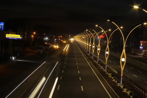 Light Trails 4K Wallpaper · city · 3840×2560
