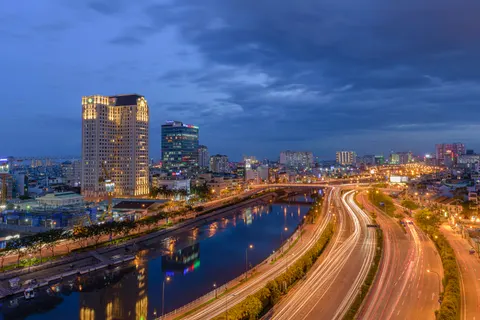 Light Trails 4K Wallpaper · city · 3840×2563