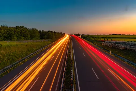 Light Trails 4K Wallpaper · city · 3840×2560