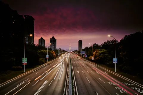 Light Trails 4K Wallpaper · city · 3840×2560