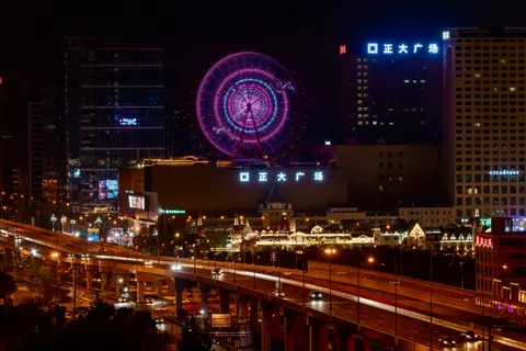 Light Trails 4K Wallpaper · city · 3840×2560