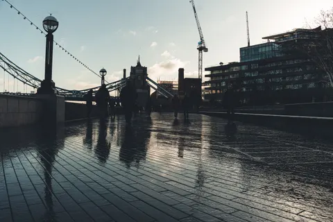 Rainy Street 4K Wallpaper · city · 3840×2560