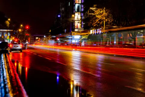 Rainy Street 4K Wallpaper · city · 3840×2560