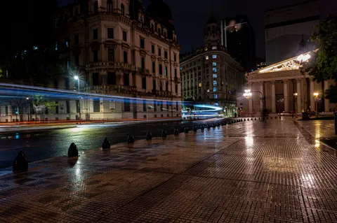 Rainy Street 4K Wallpaper · city · 3840×2555