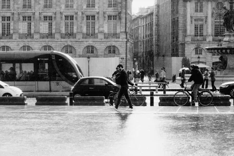 Rainy Street 4K Wallpaper · city · 3840×2560