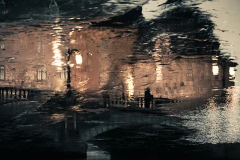 Rainy Street 4K Wallpaper · city · 3840×2560