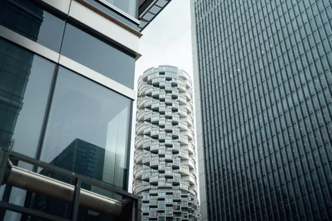 Glass Tower 4K Wallpaper · architecture · 3840×2560