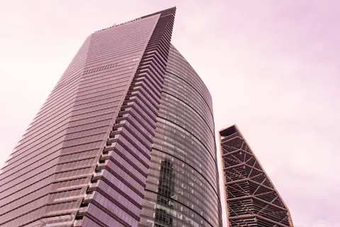 Glass Tower 4K Wallpaper · architecture · 3840×2560
