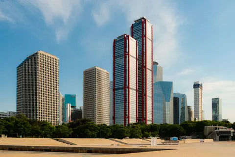 Glass Tower 4K Wallpaper · architecture · 3840×2560