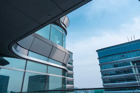 Glass Tower 4K Wallpaper · architecture · 3840×2560